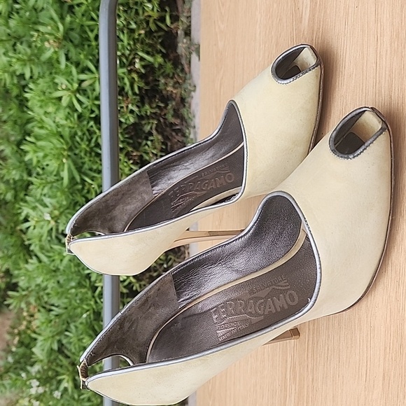 SALVATORE FERRAGAMO suede peep toe heels Size 6 - Picture 3 of 13